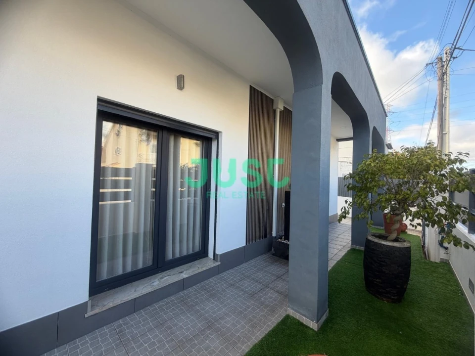 Moradia T3 para Venda em Quinta do Conde Foto 15