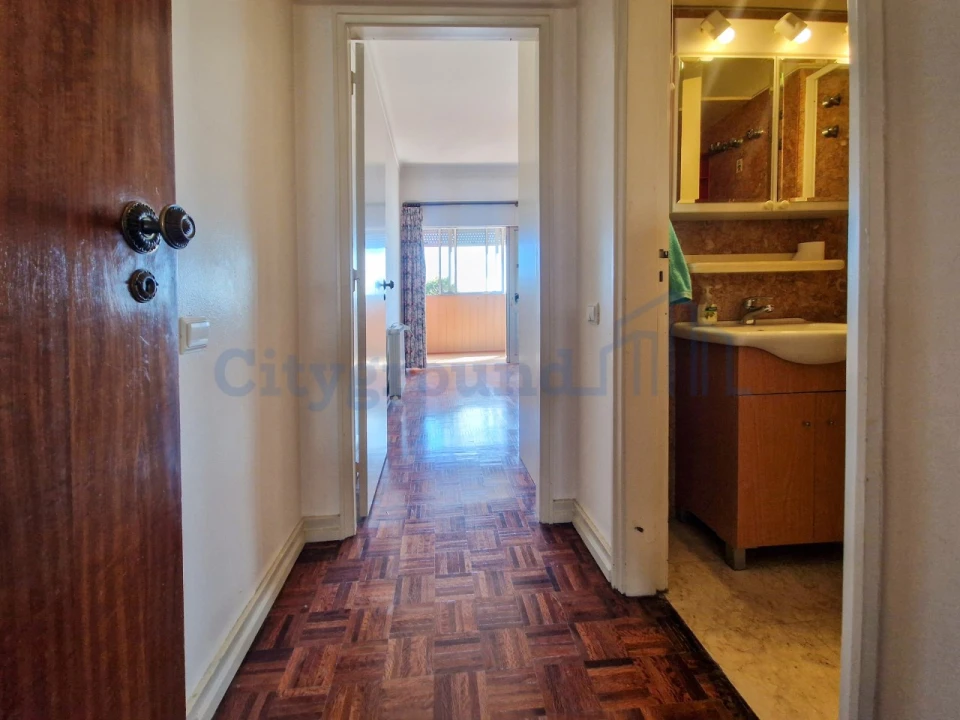 Apartamento T4 para Venda em Alvalade Foto 11