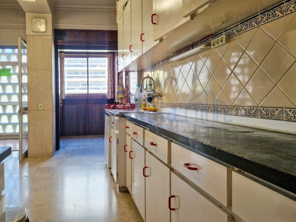 Apartamento T4 para Venda em Alvalade Foto 33