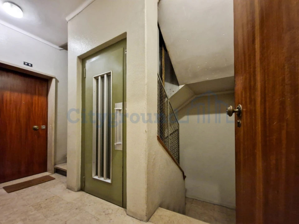 Apartamento T4 para Venda em Alvalade Foto 49