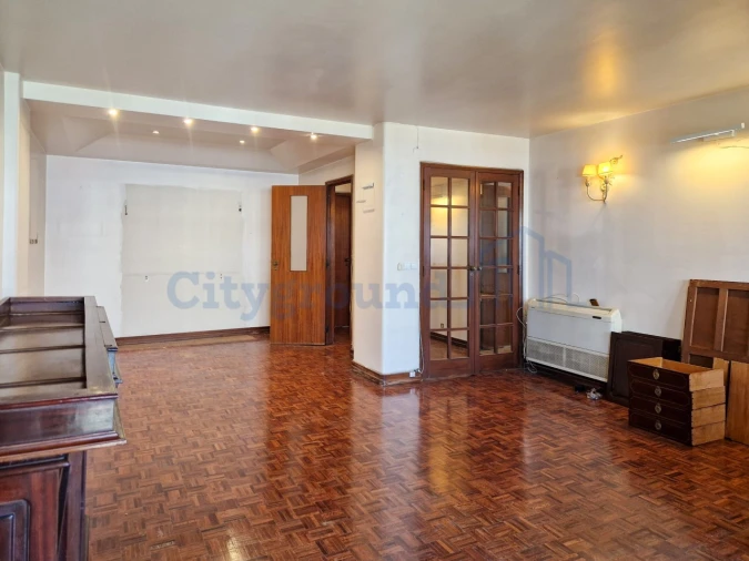 Apartamento T4 para Venda em Alvalade Foto 5