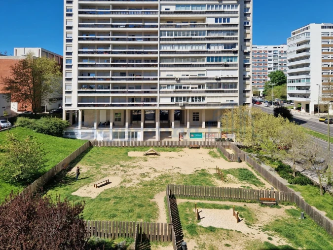 Apartamento T4 para Venda em Alvalade Foto 8