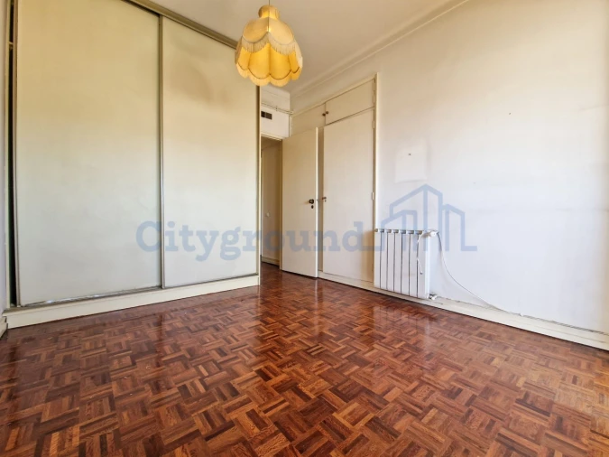 Apartamento T4 para Venda em Alvalade Foto 13