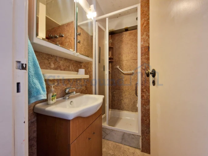 Apartamento T4 para Venda em Alvalade Foto 16