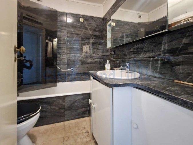 Apartamento T4 para Venda em Alvalade Foto 25