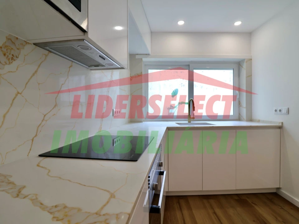 Apartamento T2 para Venda em Malveira e São Miguel de Alcainça Foto 6