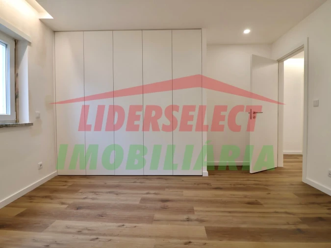 Apartamento T2 para Venda em Malveira e São Miguel de Alcainça Foto 11