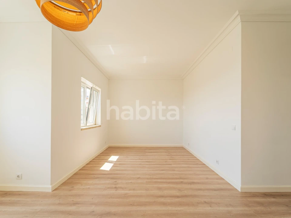 Apartamento T3 para Arrendamento em Areeiro Foto 8
