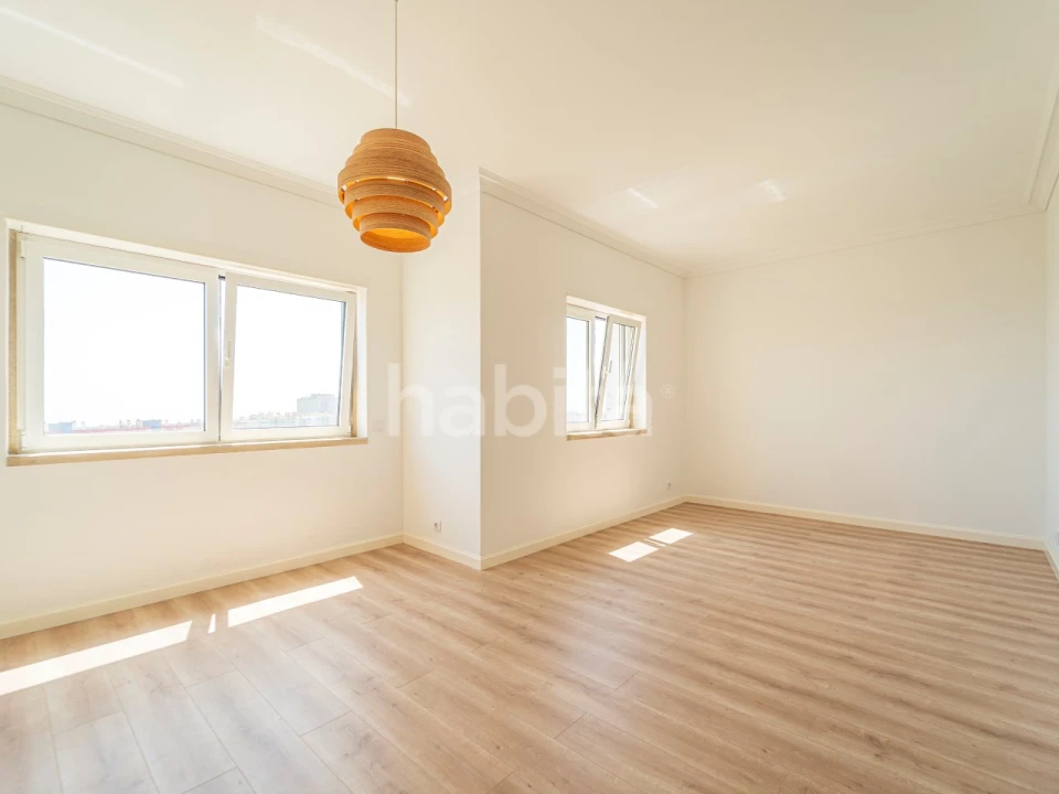 Apartamento T3 para Arrendamento em Areeiro Foto 11