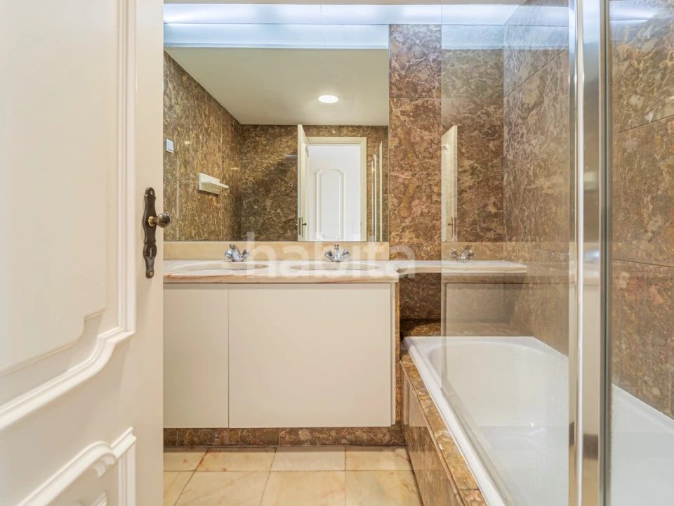 Apartamento T3 para Arrendamento em Areeiro Foto 16