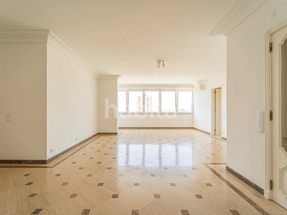 Apartamento T3 para Arrendamento em Areeiro Foto 3