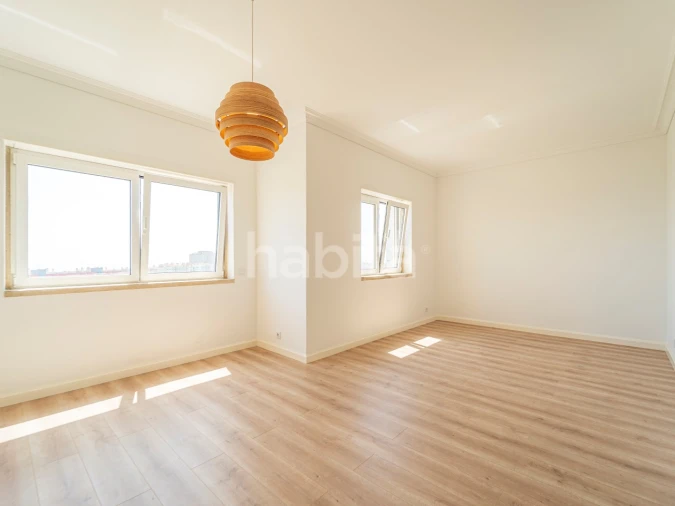 Apartamento T3 para Arrendamento em Areeiro Foto 11