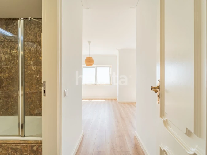 Apartamento T3 para Arrendamento em Areeiro Foto 13