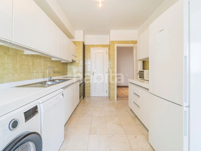 Apartamento T3 para Arrendamento em Areeiro Foto 21