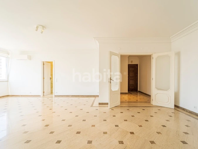 Apartamento T3 para Arrendamento em Areeiro Foto 25