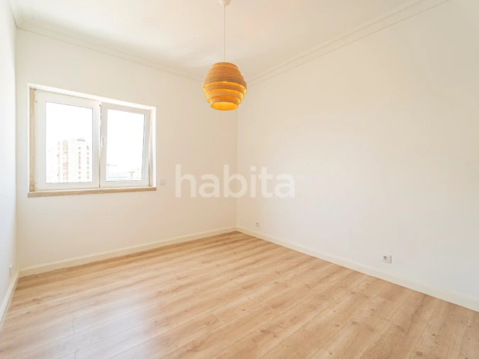 Apartamento T3 para Arrendamento em Areeiro Foto 12