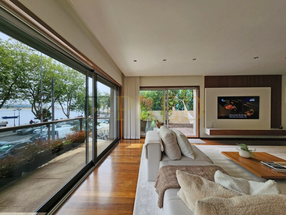 Apartamento T5 para Venda em Aldoar, Foz do Douro e Nevogilde Foto 1