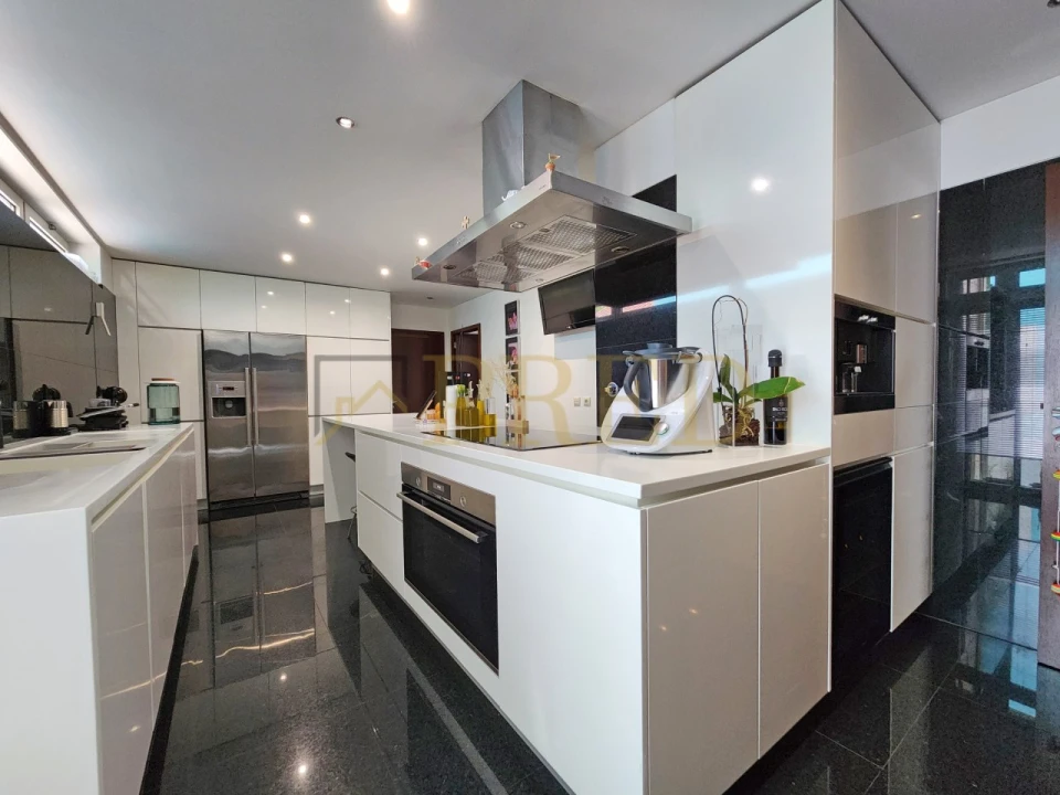 Apartamento T5 para Venda em Aldoar, Foz do Douro e Nevogilde Foto 14