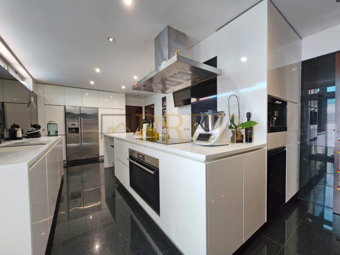 Apartamento T5 para Venda em Aldoar, Foz do Douro e Nevogilde Foto 14