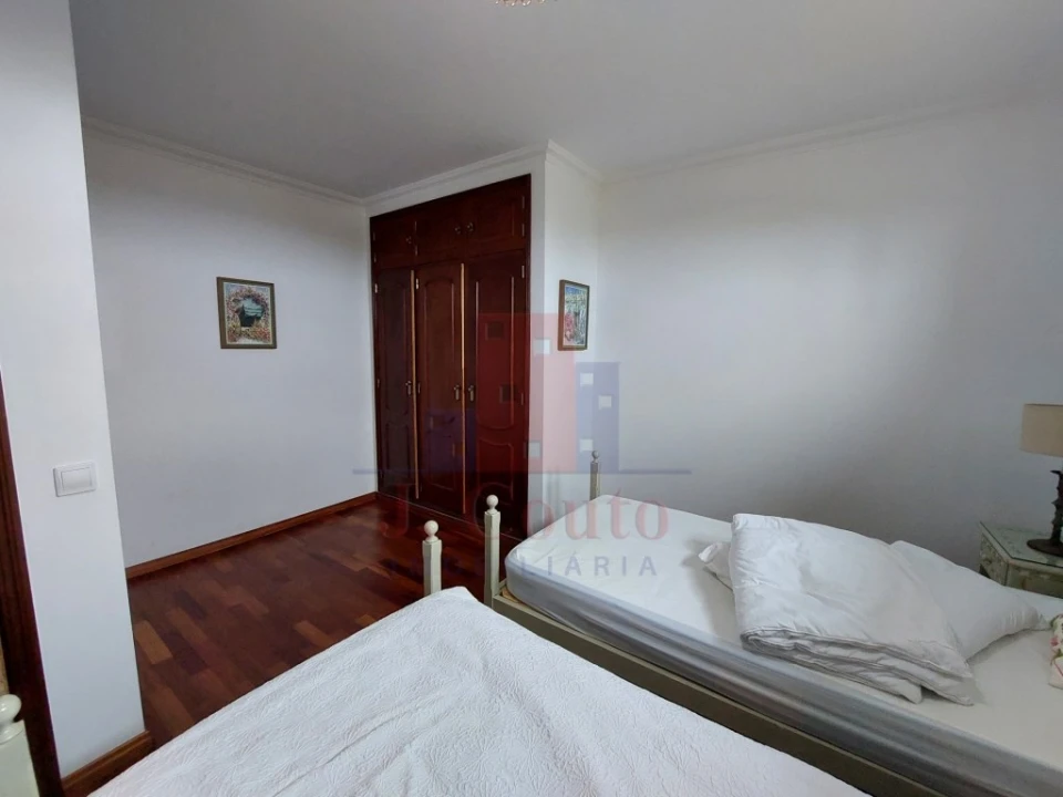 Moradia T4 para Venda em Alcobaça e Vestiaria Foto 55
