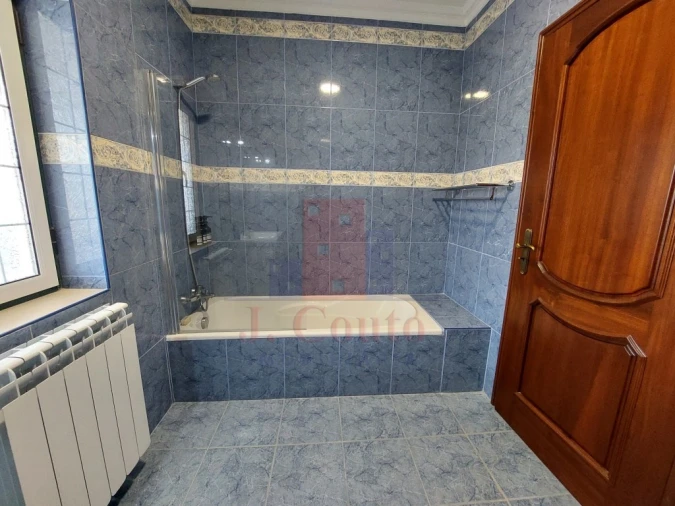 Moradia T4 para Venda em Alcobaça e Vestiaria Foto 52