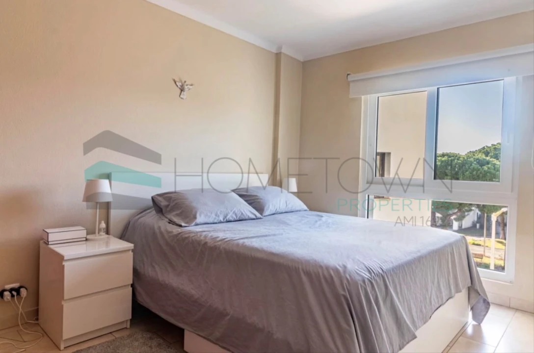 Apartamento T1 para Venda em Quarteira Foto 4