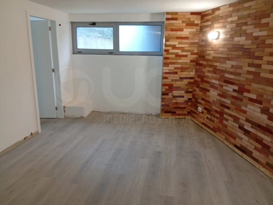 Armazém para Venda em Paranhos Foto 5