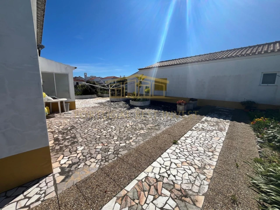 Moradia T4 para Venda em Rogil Foto 30