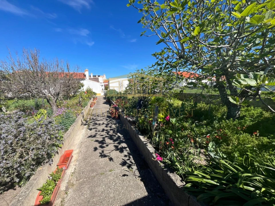 Moradia T4 para Venda em Rogil Foto 1