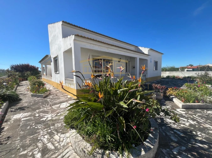 Moradia T4 para Venda em Rogil Foto 5