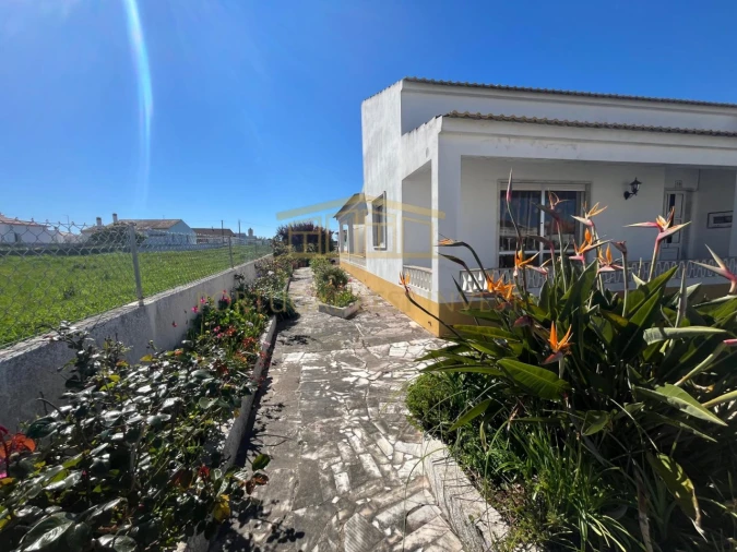 Moradia T4 para Venda em Rogil Foto 37