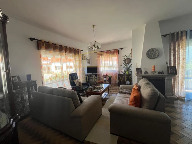 Moradia T4 para Venda em Rogil Foto 11