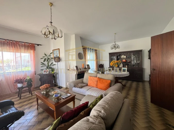 Moradia T4 para Venda em Rogil Foto 10