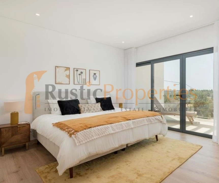 Moradia T3 para Venda em Almancil Foto 12