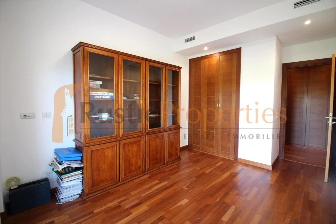 Apartamento T4 para Venda em Loule (São Sebastião) Foto 5