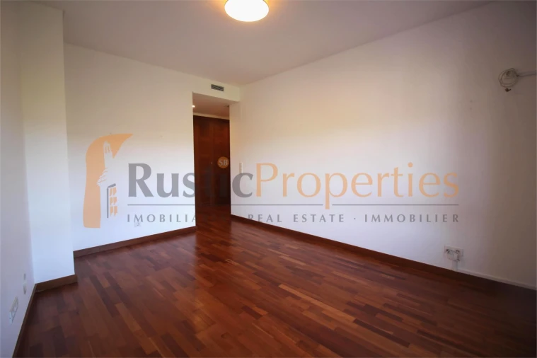 Apartamento T4 para Venda em Loule (São Sebastião) Foto 4