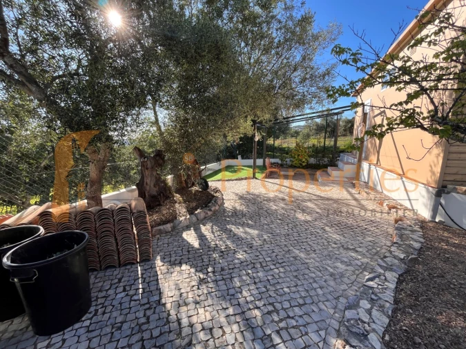 Moradia T3 para Venda em Loule (São Sebastião) Foto 19