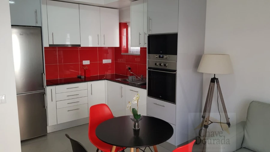 Apartamento T1 para Arrendamento em Sé Nova, Santa Cruz, Almedina e São Bartolomeu