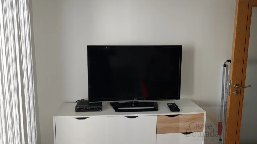 Apartamento T1 para Arrendamento em Sé Nova, Santa Cruz, Almedina e São Bartolomeu Foto 4