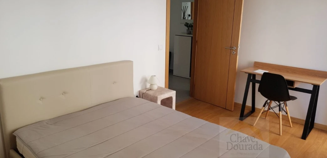 Apartamento T1 para Arrendamento em Sé Nova, Santa Cruz, Almedina e São Bartolomeu Foto 9