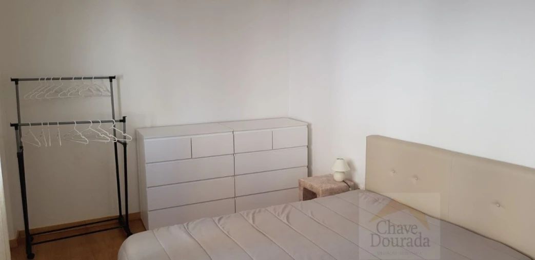 Apartamento T1 para Arrendamento em Sé Nova, Santa Cruz, Almedina e São Bartolomeu Foto 10