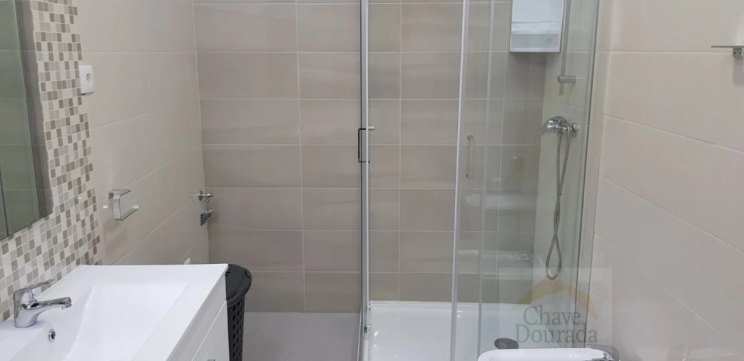 Apartamento T1 para Arrendamento em Sé Nova, Santa Cruz, Almedina e São Bartolomeu Foto 13