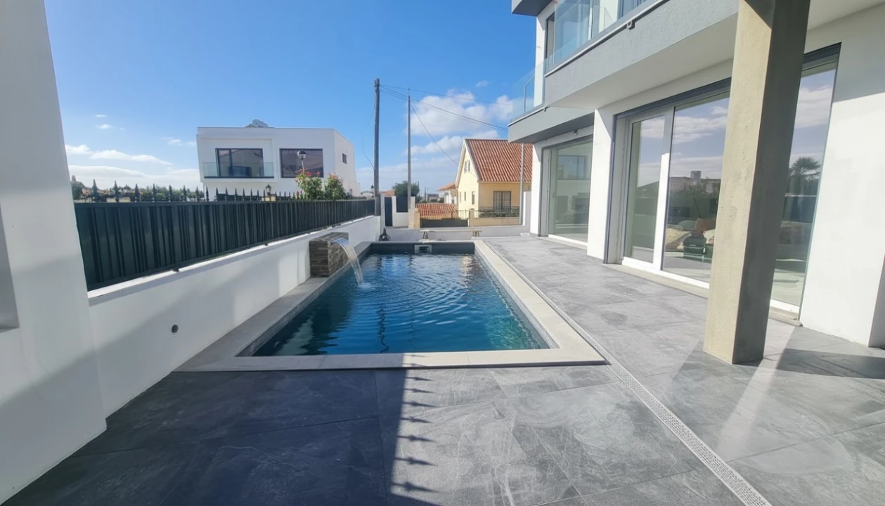 Moradia T3 para Venda em São Domingos de Rana Foto 2