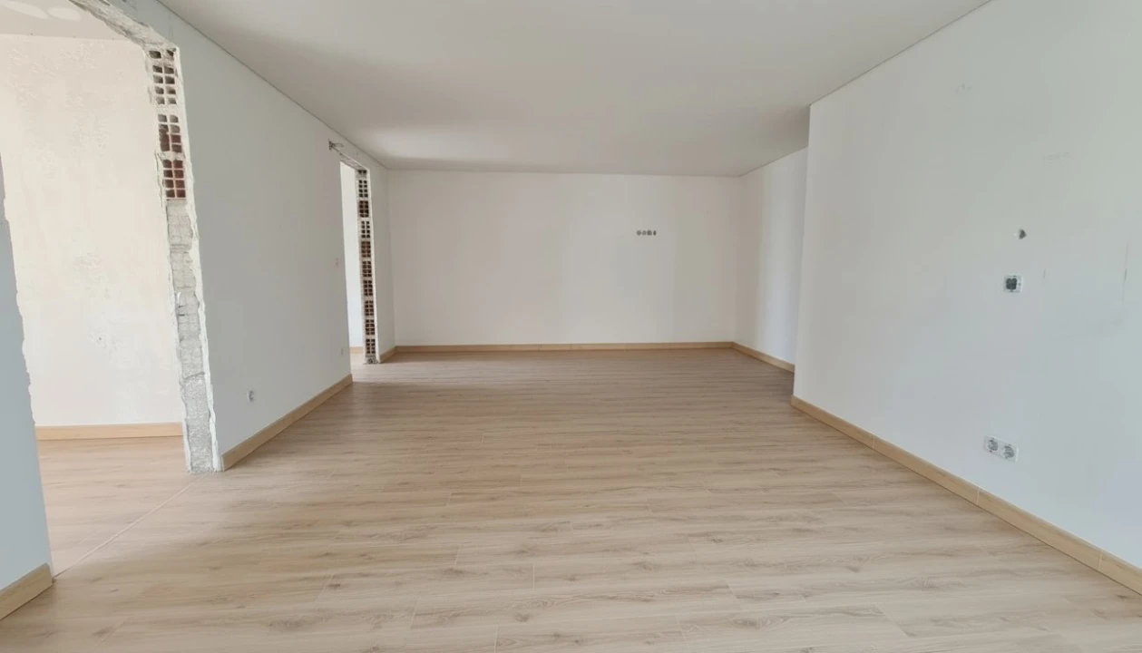 Moradia T3 para Venda em São Domingos de Rana Foto 33