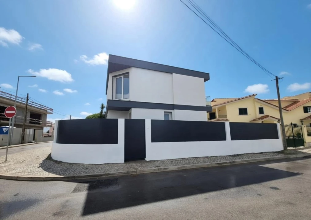 Moradia T2 para Venda em São Domingos de Rana Foto 2