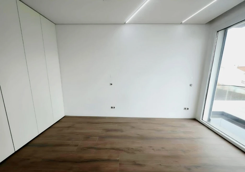 Moradia T2 para Venda em São Domingos de Rana Foto 37