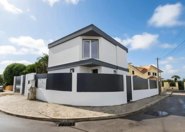 Moradia T2 para Venda em São Domingos de Rana