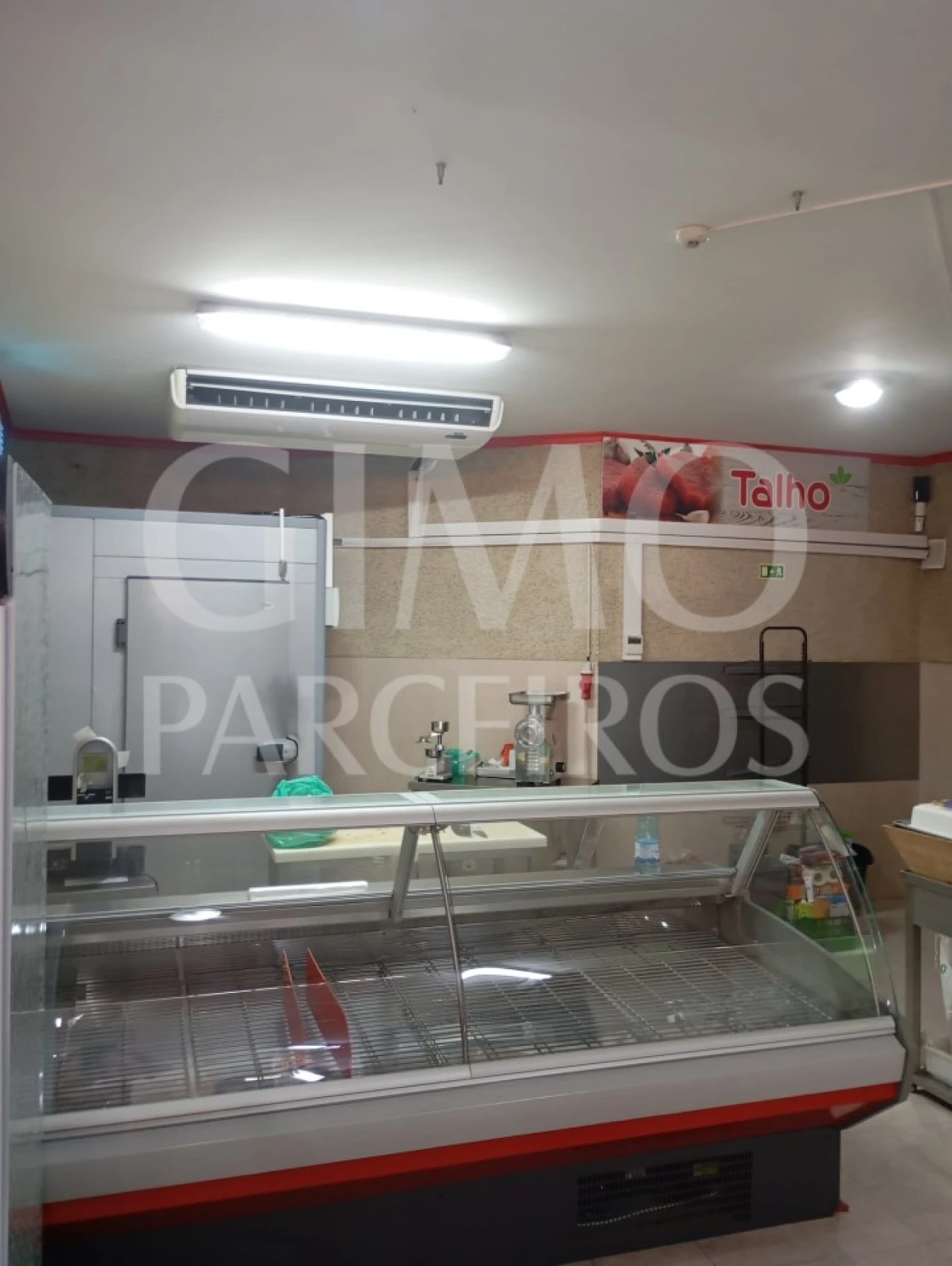 Loja para Arrendamento em Oiã Foto 9