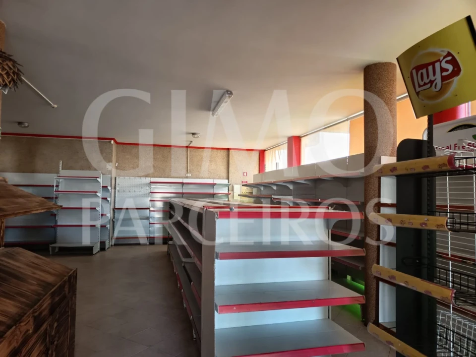 Loja para Arrendamento em Oiã Foto 7