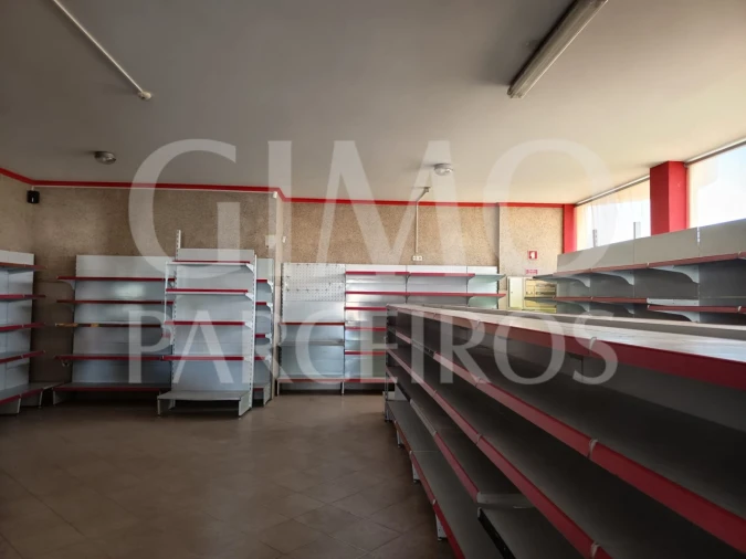 Loja para Arrendamento em Oiã Foto 5